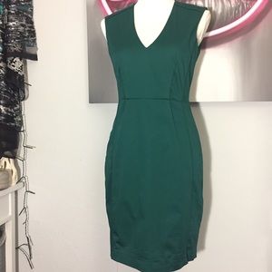 Fitted chic green cotton mid-length dress